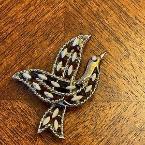 Beautiful VTG Gerry's Dove Brooch/Pendant